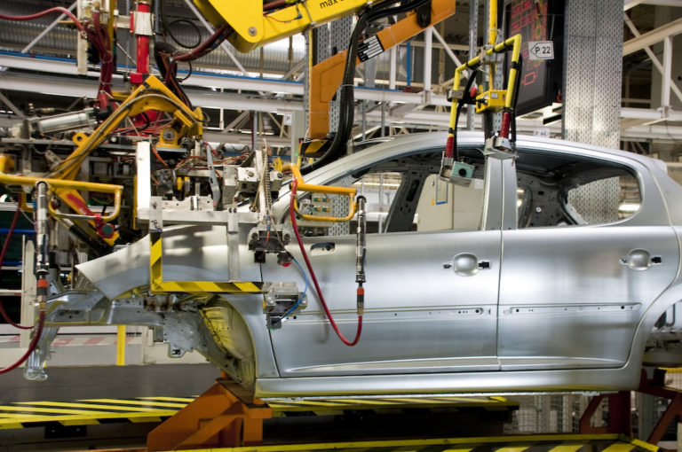 Uso de robots en la industria automotriz mexicana